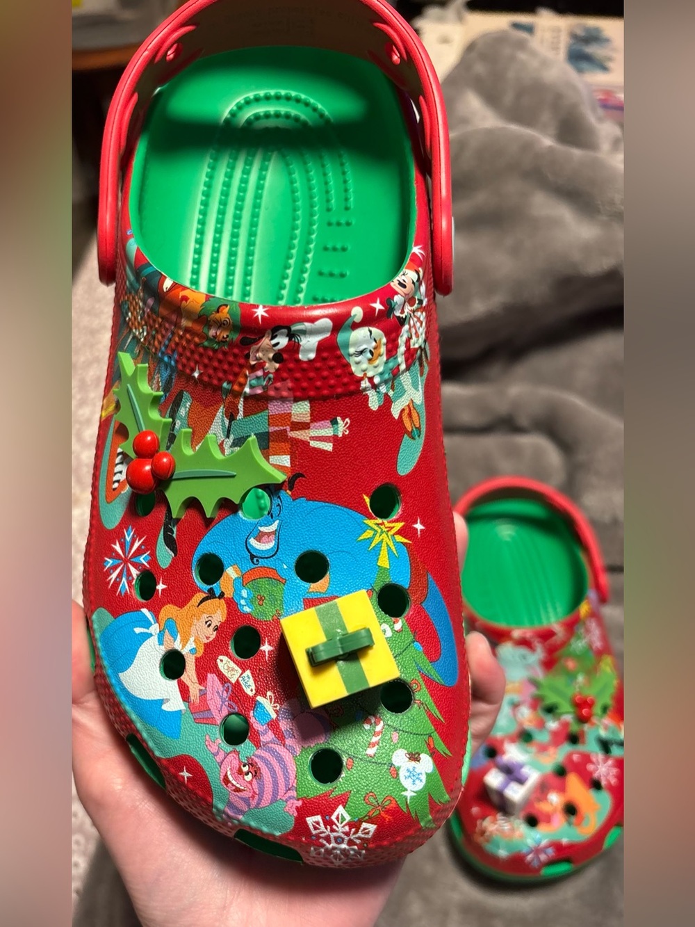 Disney Parks Mickey &Friends 2023 Christmas Holiday Classic Clogs W7/ M5 - Picture 2 of 11